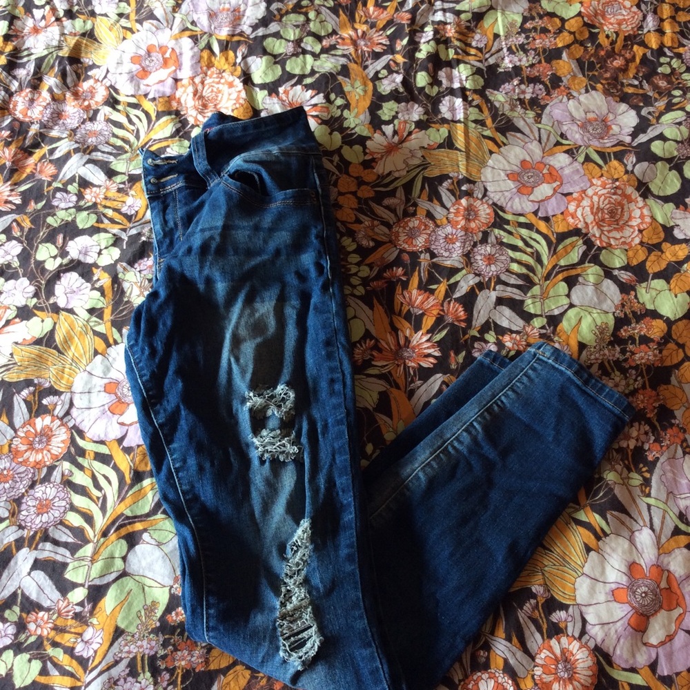🌙5/$15 YMI Distressed Denim